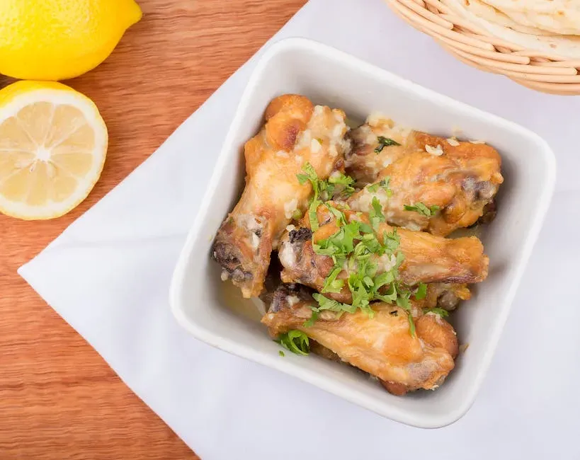 4. Lemon Garlic Herb Skillet Chicken (Image Credits: Pexels)