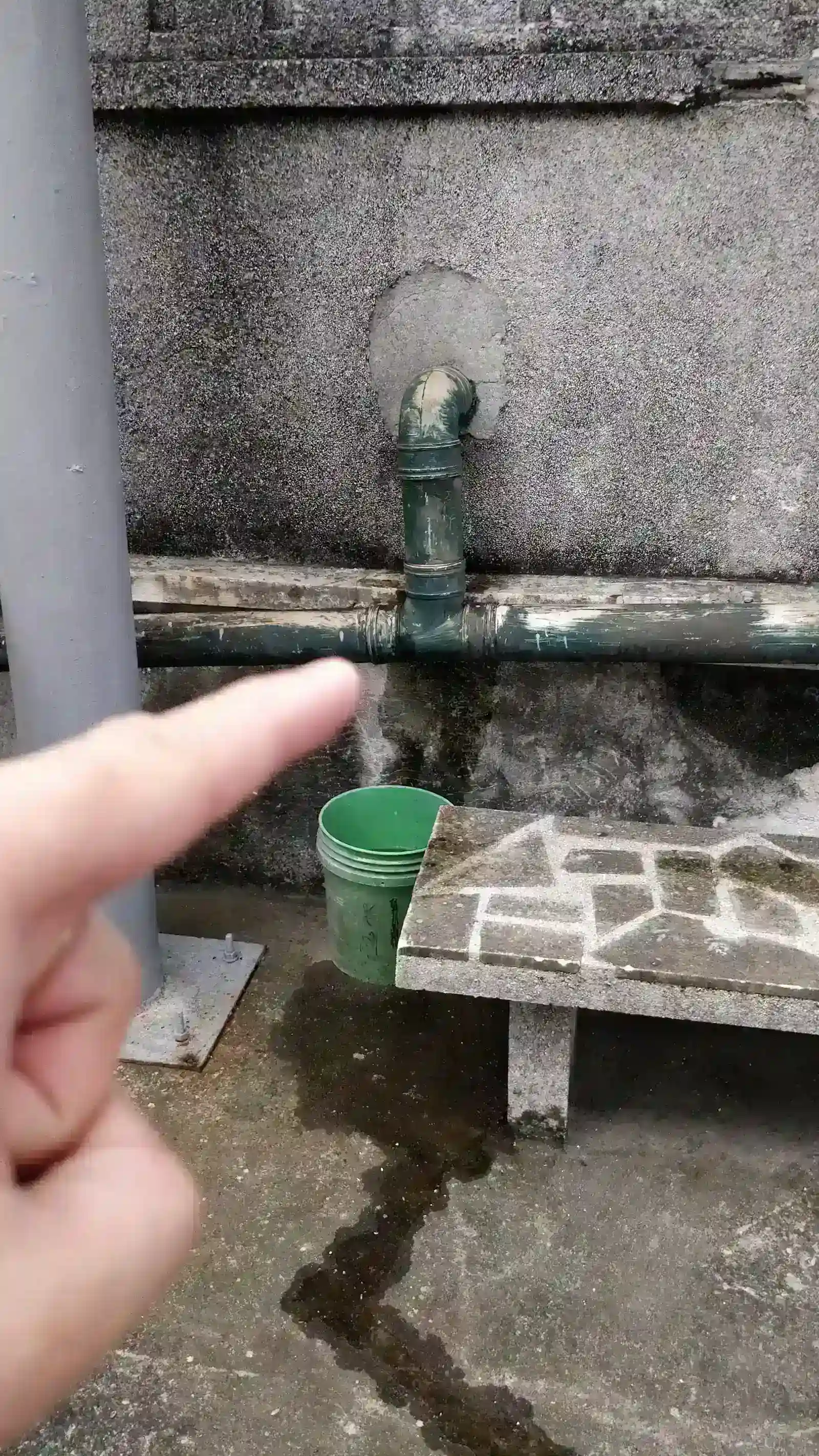 Plumbing Leaks and Corroded Pipes (Image Credits: Wikimedia)