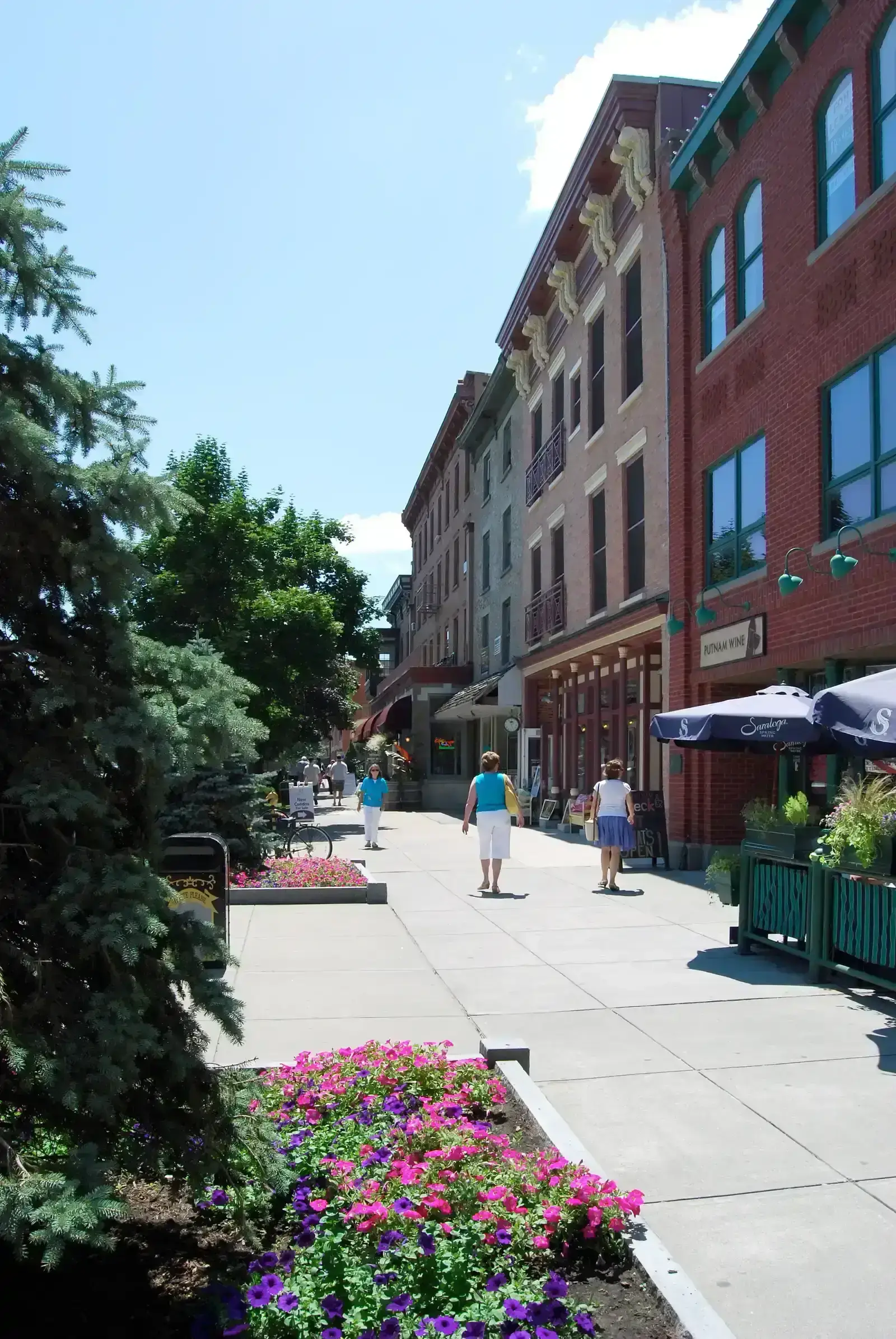 Saratoga Springs, New York (Image Credits: Wikimedia)