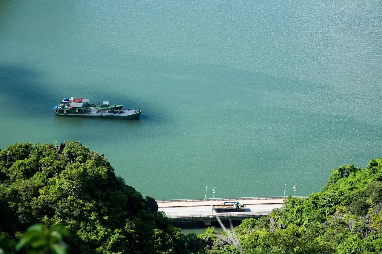 Ha Long Bay, Vietnam (Image Credits: Pixabay)