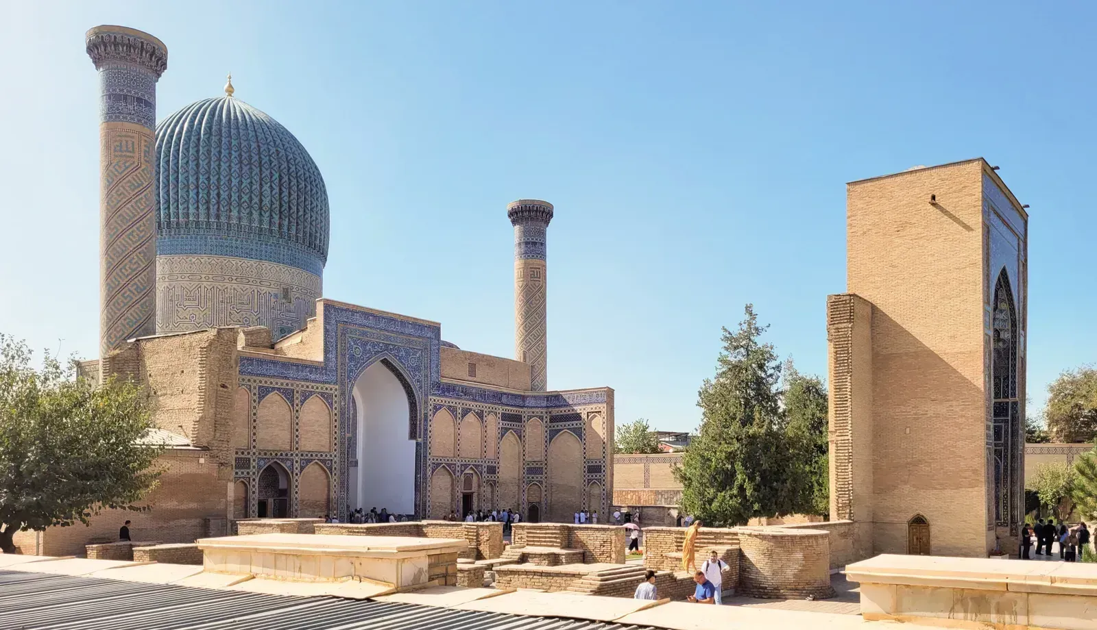 Tamerlane's Tomb: A Curse That Predicted Invasion (Image Credits: Wikimedia)