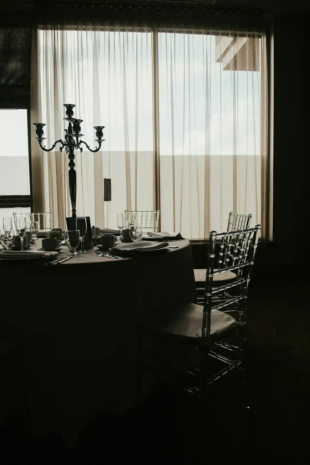 Formal Dining Rooms with Built-ins Are Losing Their Appeal (Image Credits: Unsplash)