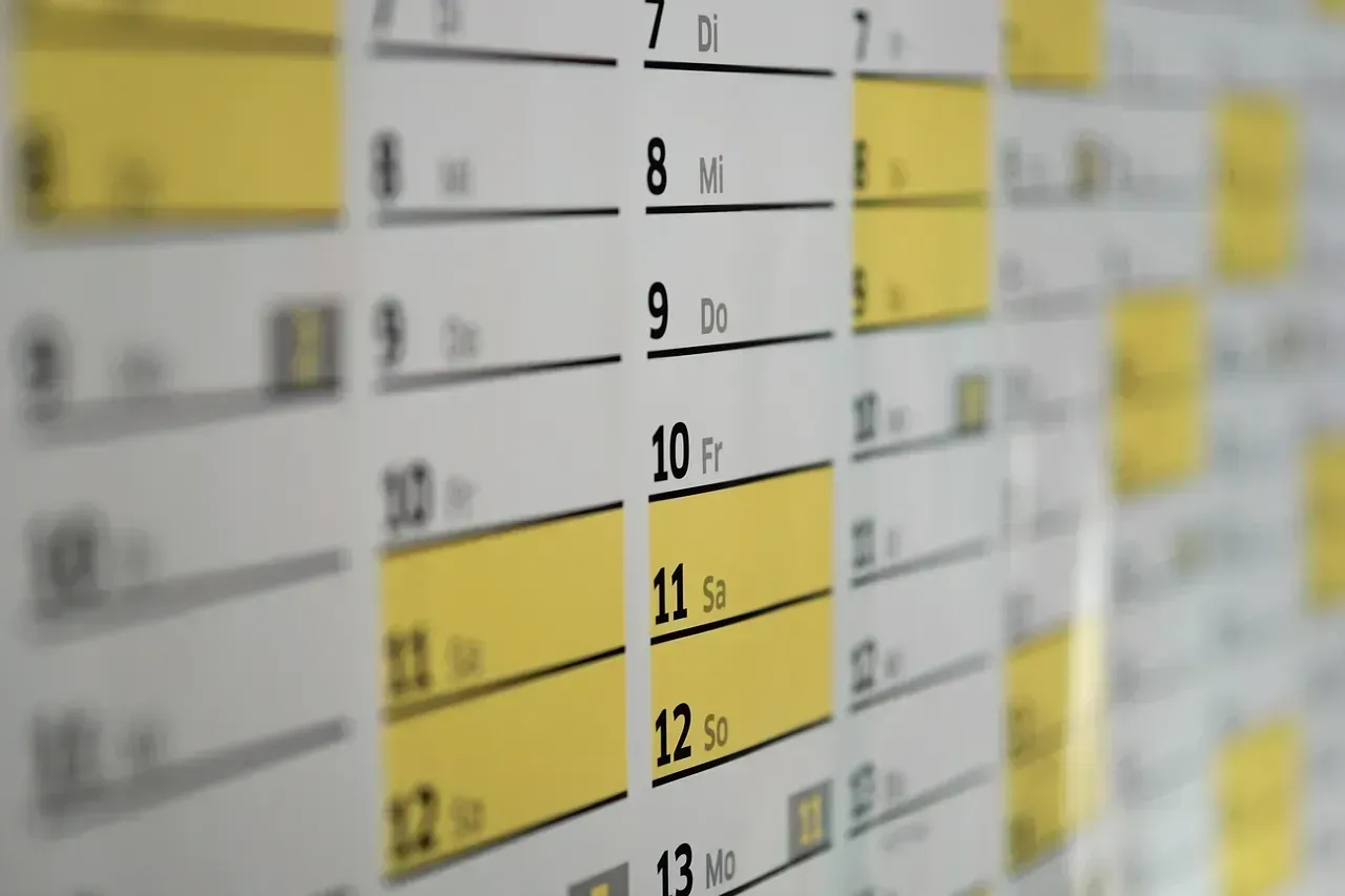 6. A Wall Calendar Marked with Fixed Income Deposit Dates (Image Credits: Pixabay)