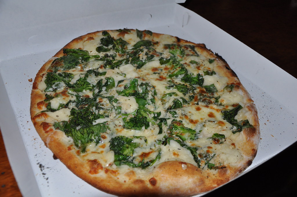 New Haven Apizza: Connecticut's Coal-Fired Treasure (image credits: flickr)