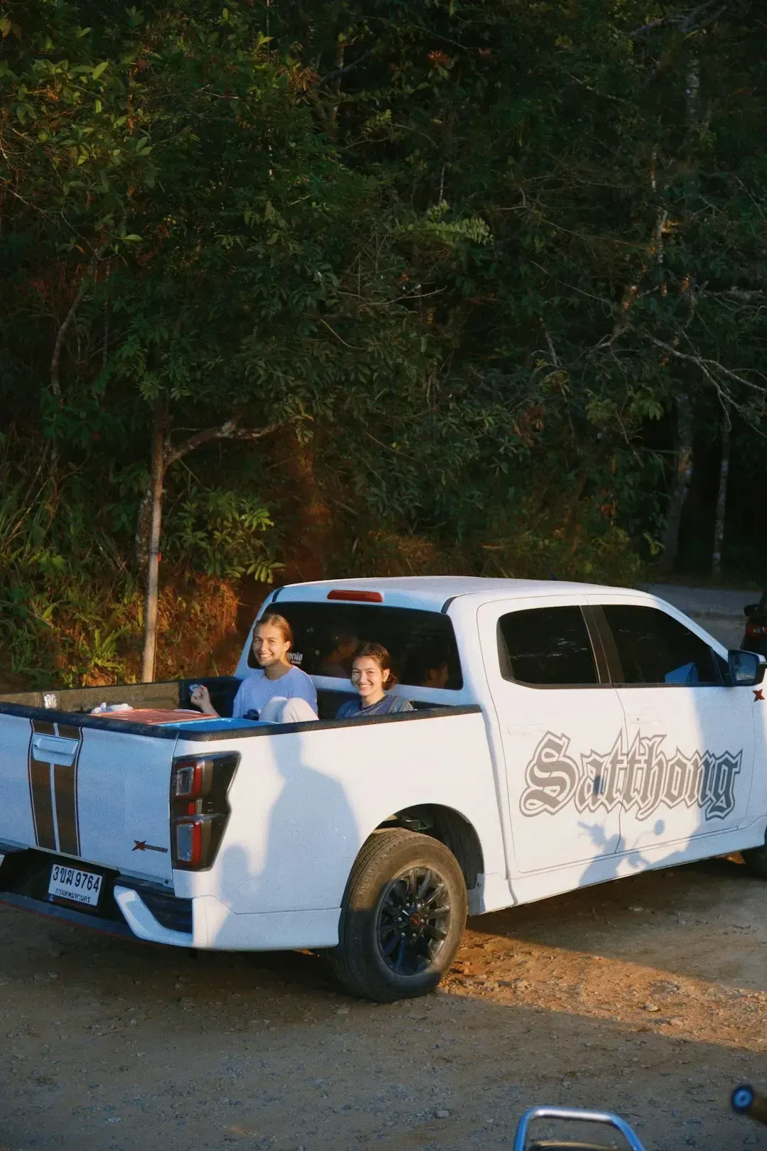 11. Letting Kids Ride in the Back of Pickup Trucks (Image Credits: Unsplash)