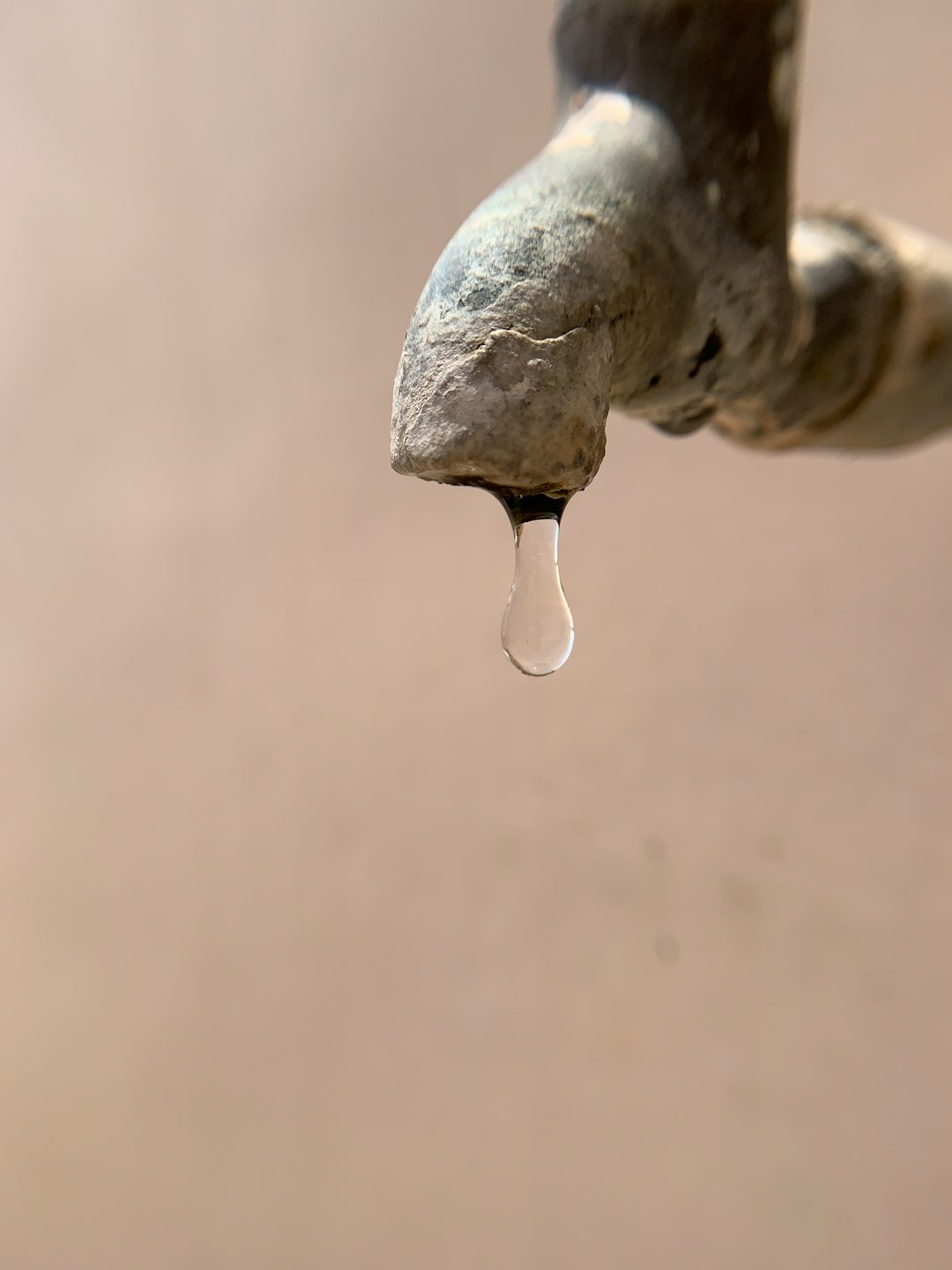 Tehran Confronts an Intensifying Water Emergency (Image Credits: Unsplash)