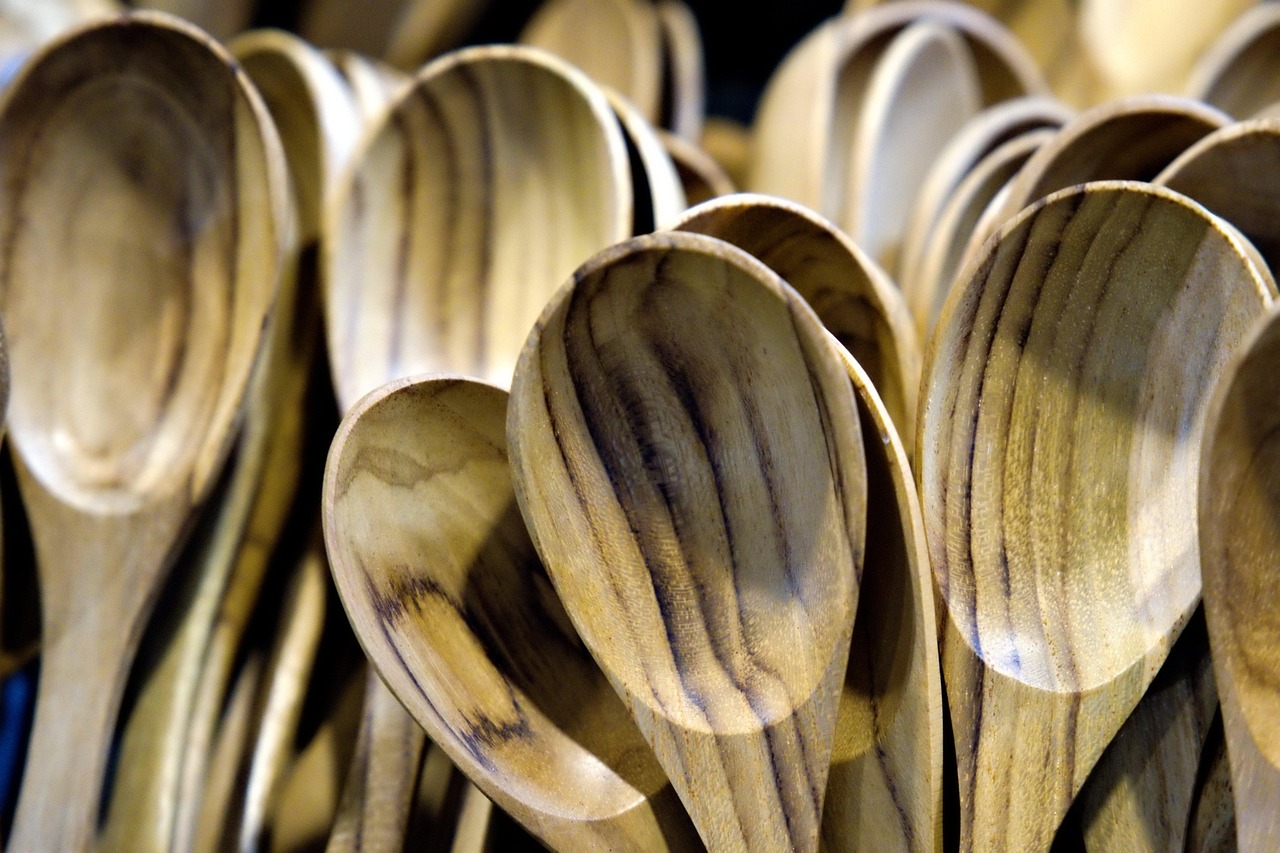 Wooden Spoons Beat Plastic and Silicone Utensils (Image Credits: Pixabay)