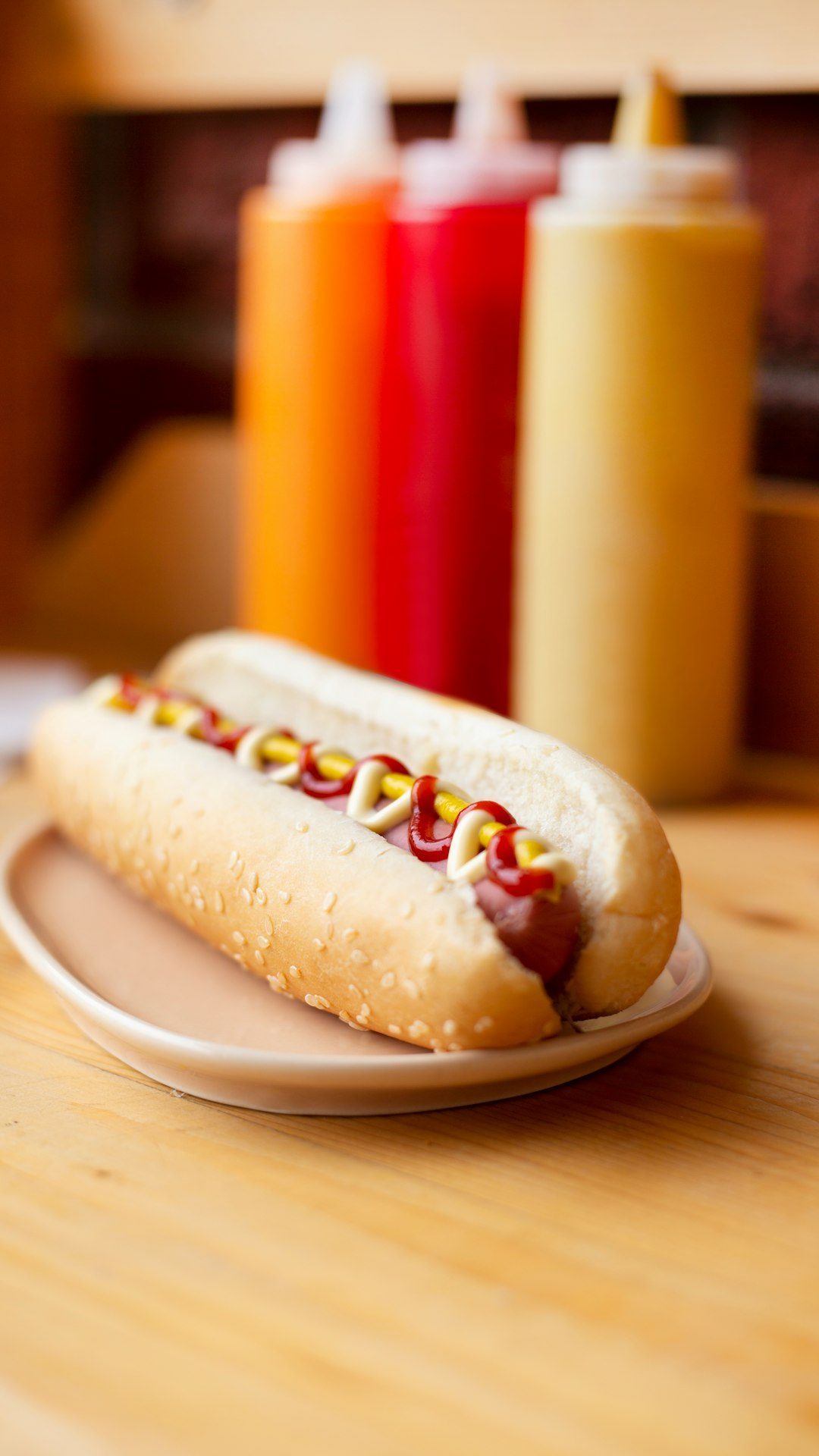 Lum's: The Classy Chain with Beer-Steamed Hot Dogs (Image Credits: Unsplash)