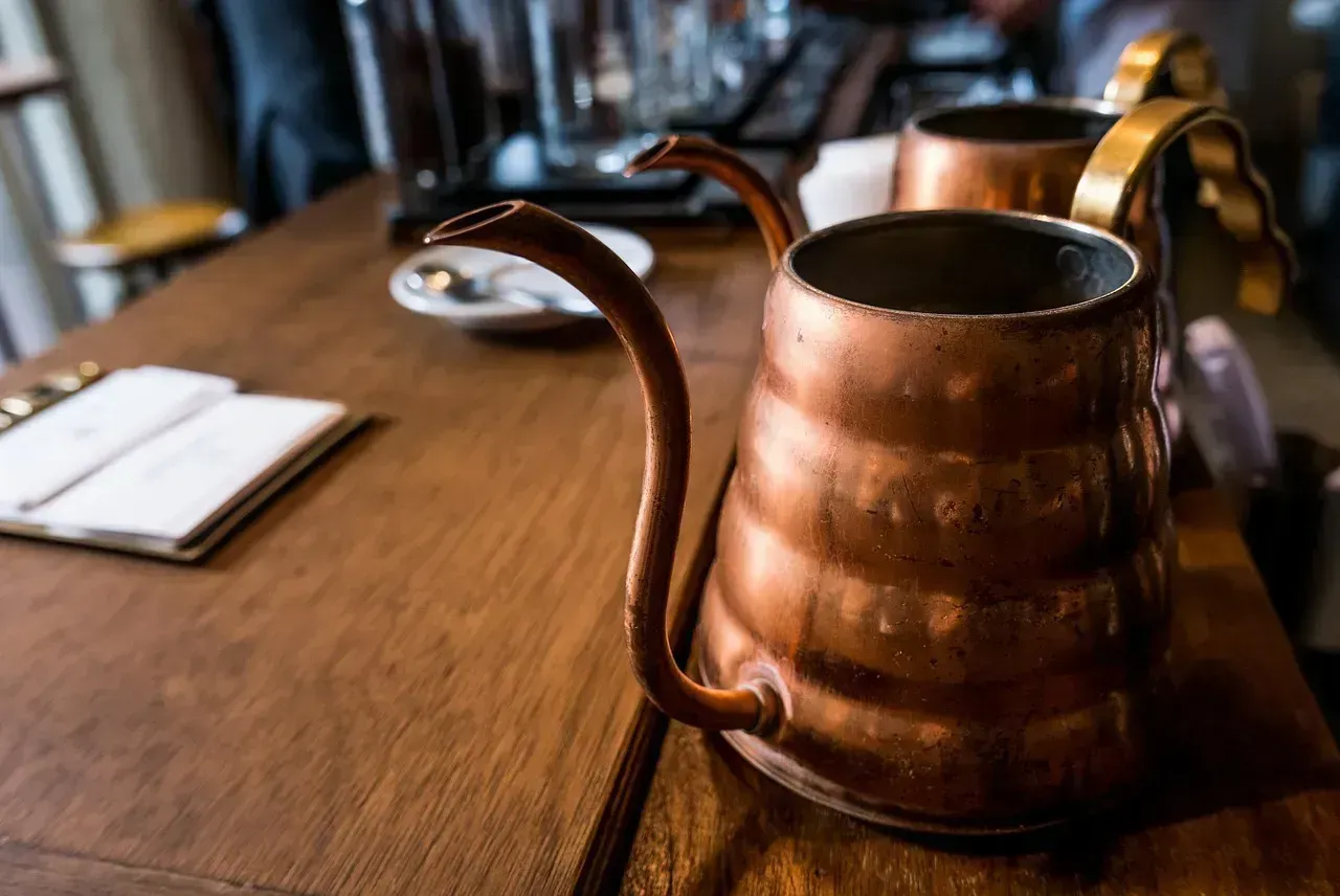 6. Professional-Grade Copper Pots from the 1970s (Image Credits: Pixabay)