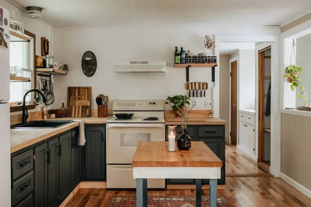 Open Kitchen Shelving (Image Credits: Unsplash)