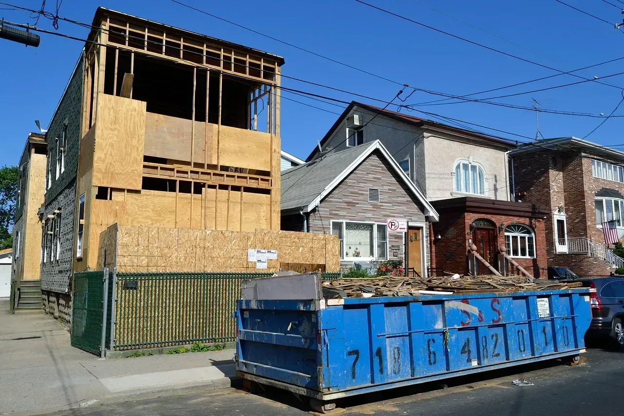 Builder-Grade Everything (Image Credits: Pixabay)