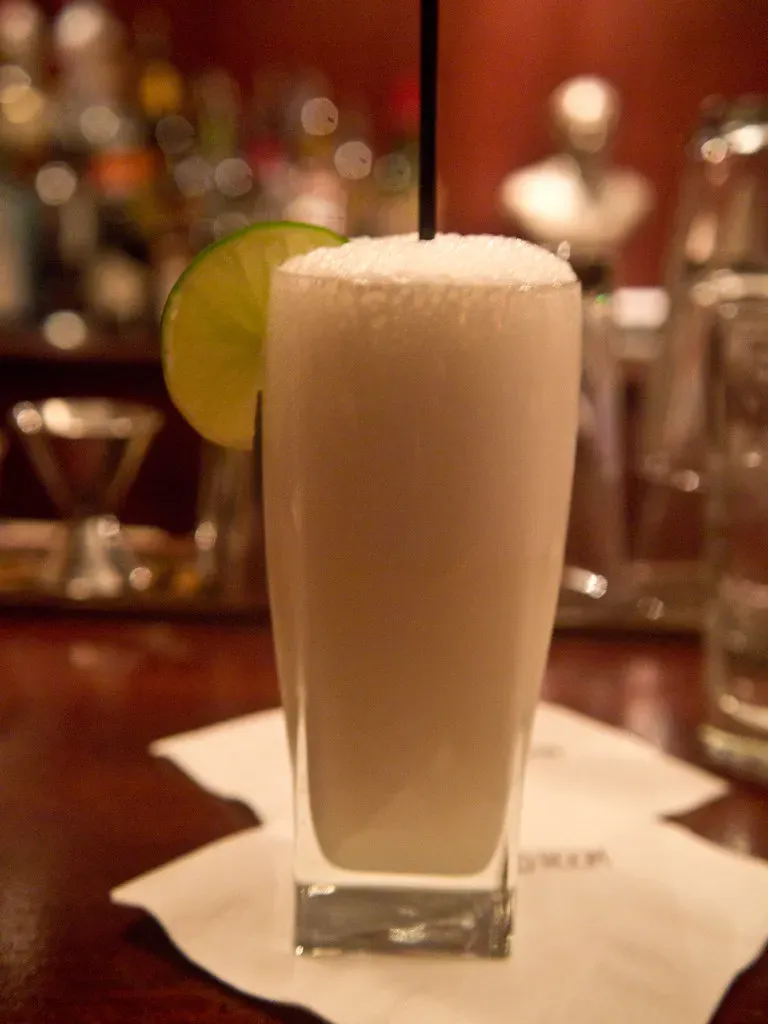 5. The Ramos Gin Fizz - A Ten-Minute Science Project (Edsel L, Flickr, CC BY-SA 2.0)