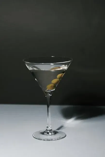 The Gin 50/50 Martini - For the Vermouth Believers (Image Credits: Pexels)