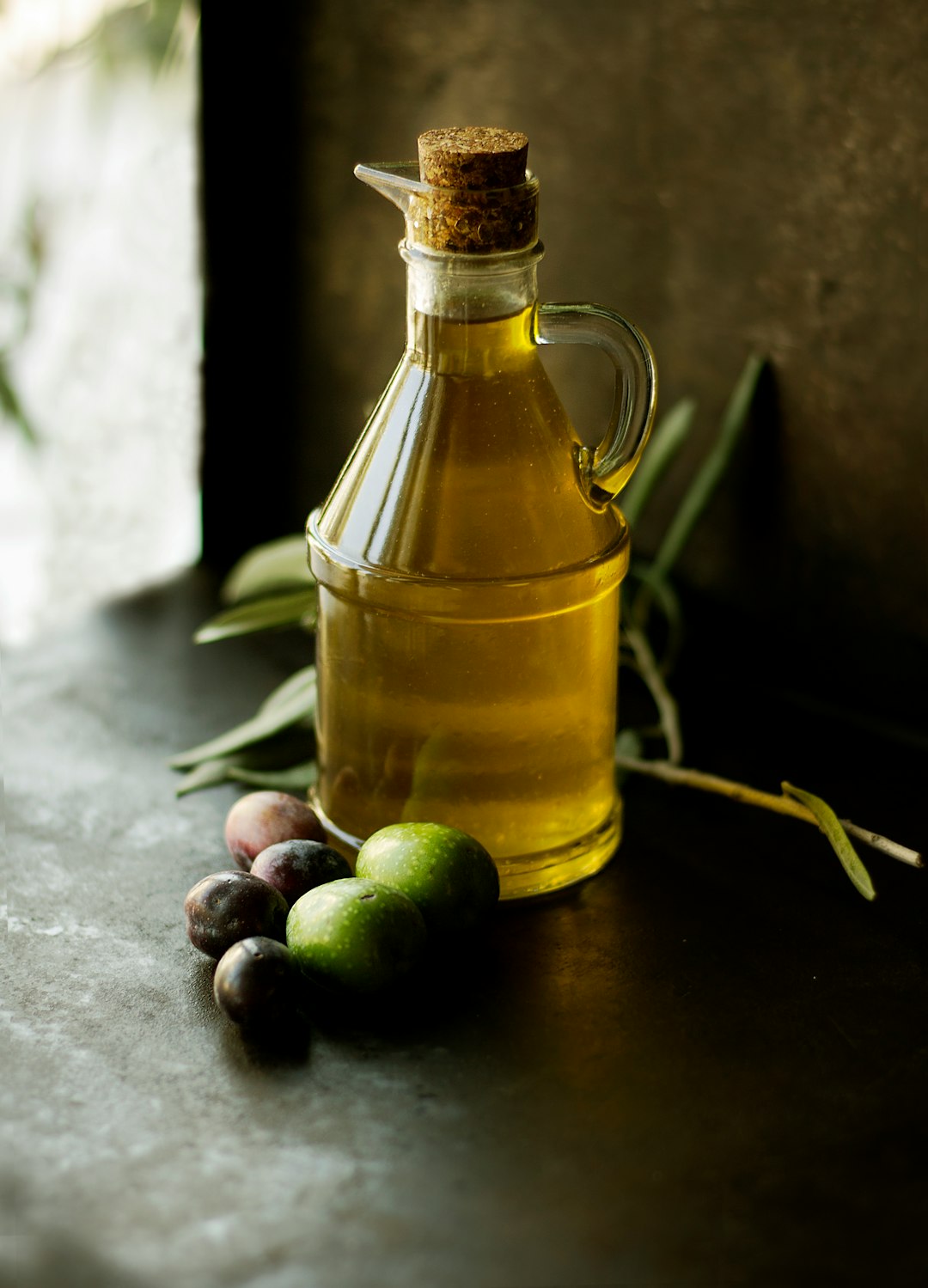 Premium Extra Virgin Olive Oil (Image Credits: Unsplash)