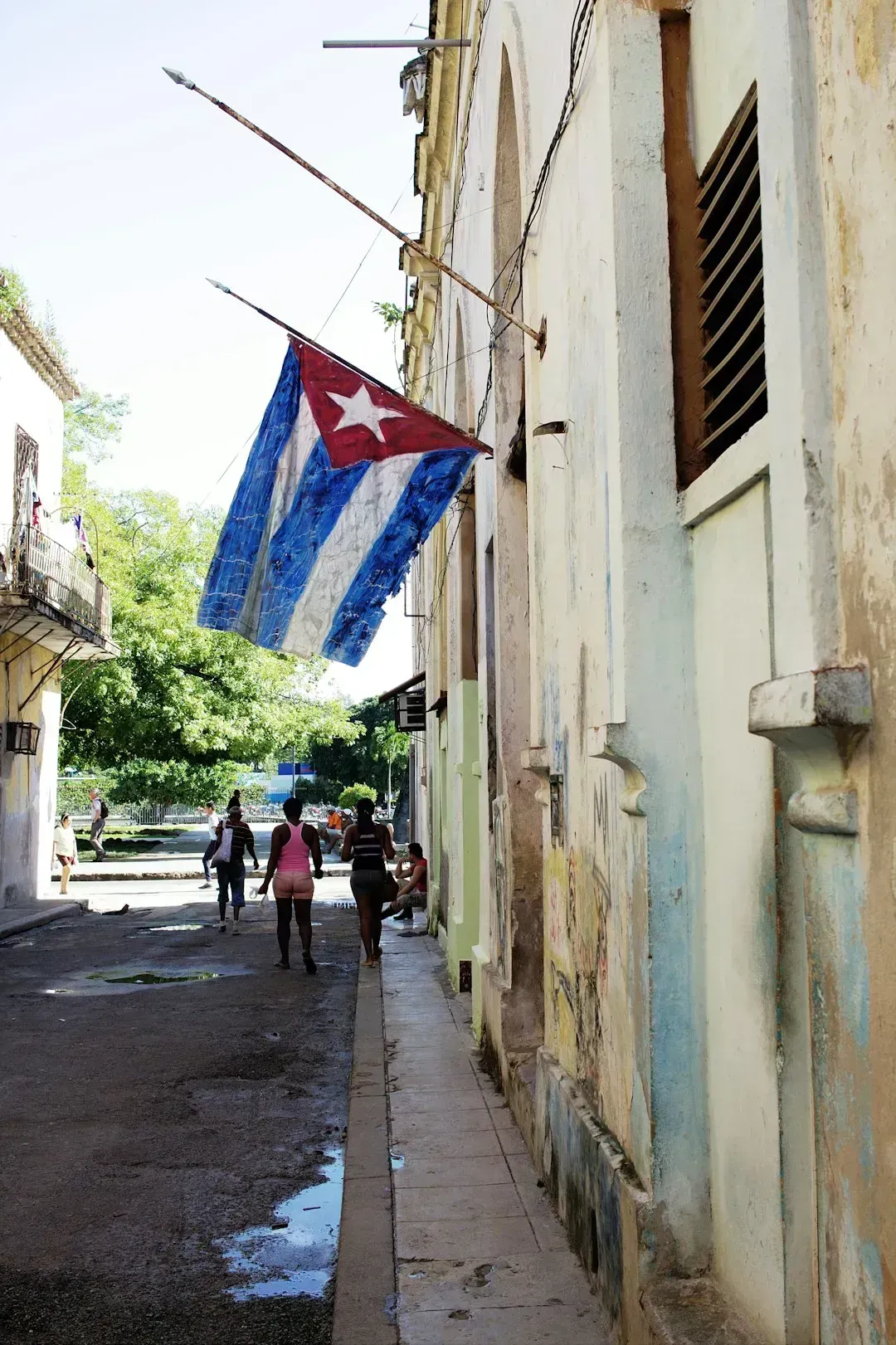 Cuba: Economic Crisis Meets Tourism Collapse (Image Credits: Unsplash)