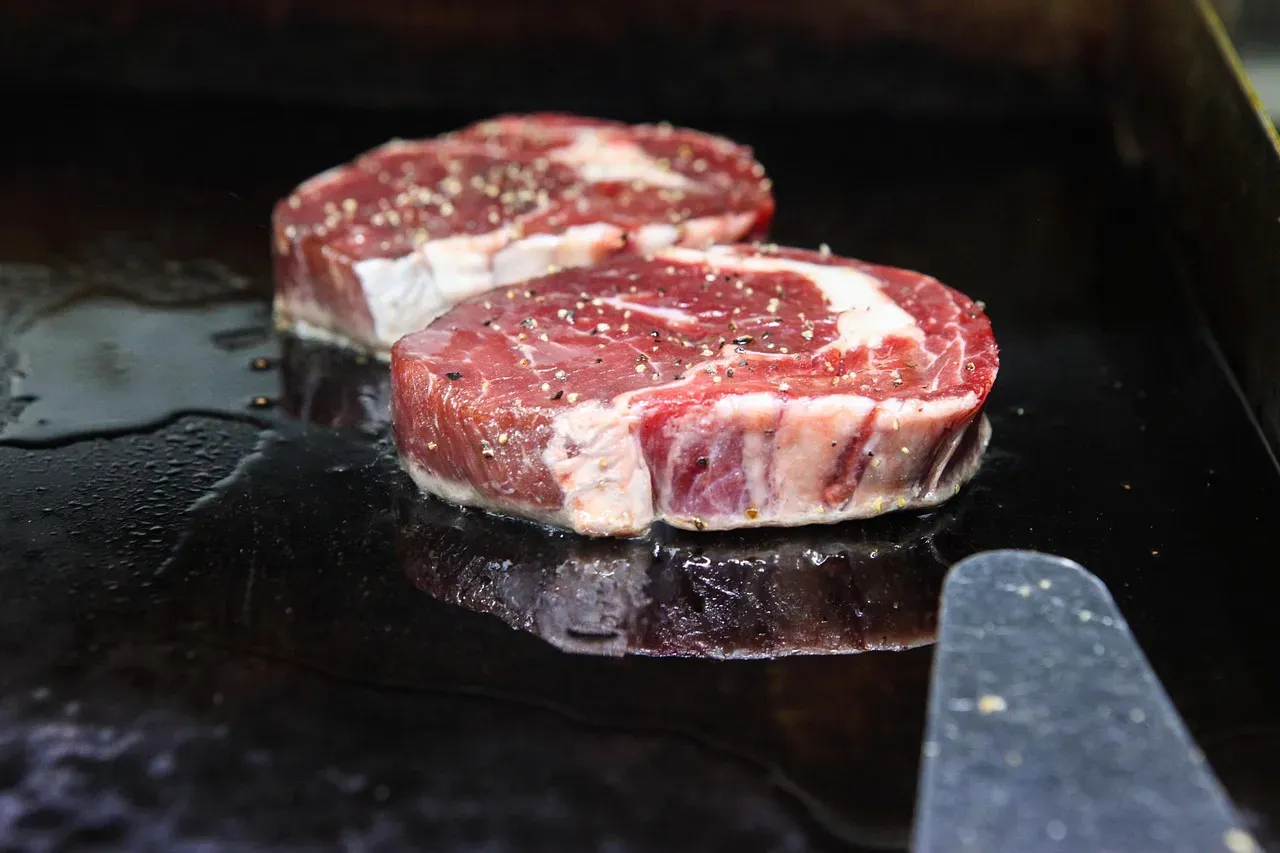 Flat Iron Steak: The Hidden Gem of Chuck (Image Credits: Pixabay)