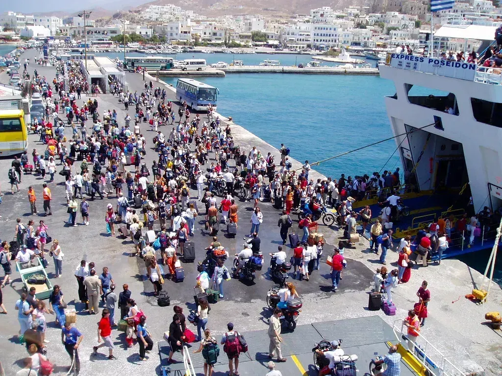 Santorini, Greece: Buckling Under Its Own Beauty (Image Credits: Flickr)