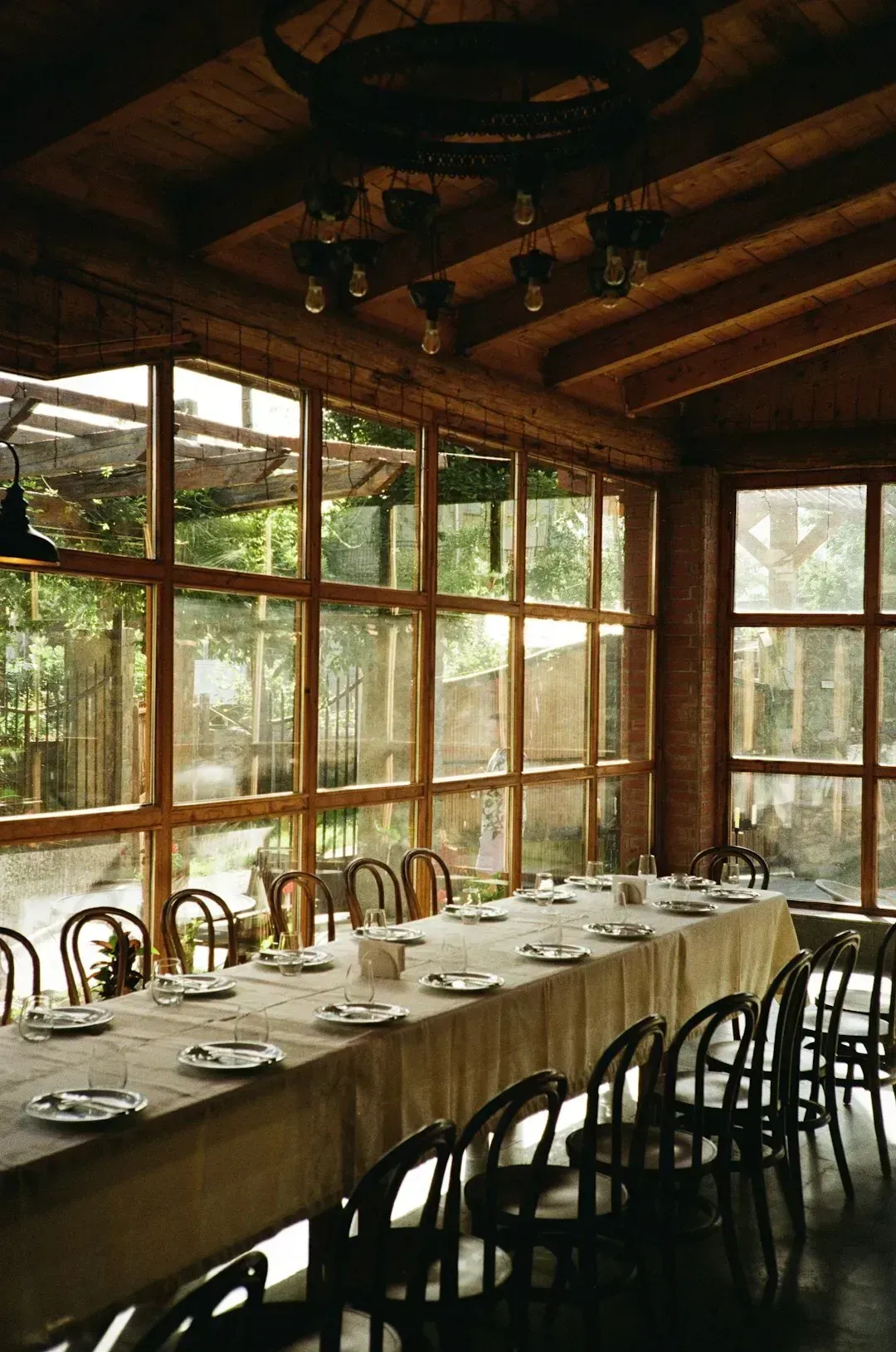Formal Dining Rooms Have a Complicated Status (Image Credits: Unsplash)
