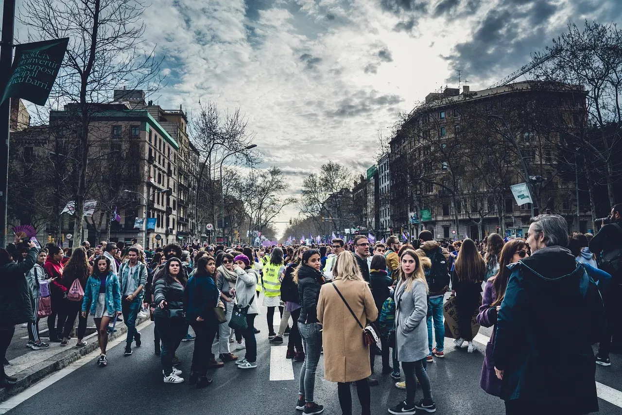 2. Barcelona, Spain: Where Locals Took to the Streets With Water Pistols (Image Credits: Pixabay)