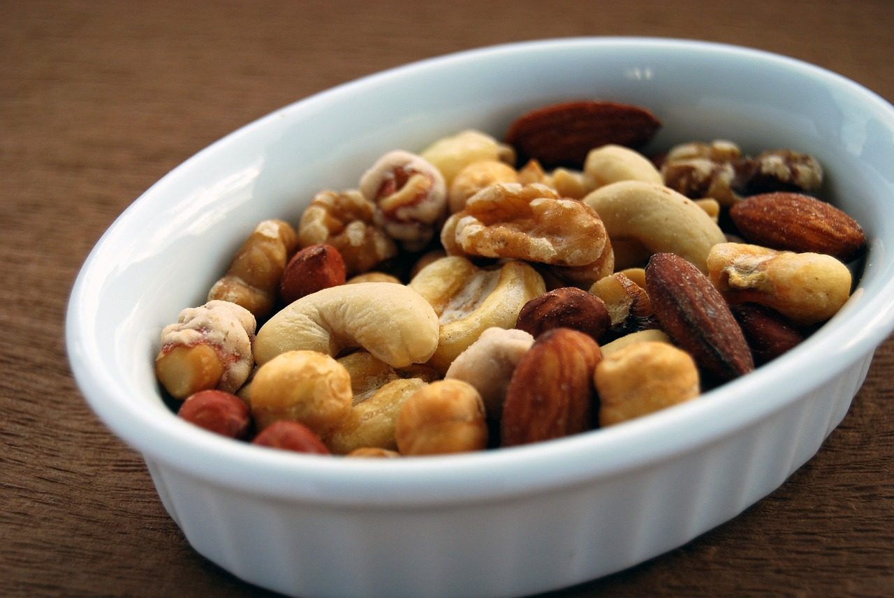 Nuts and Seeds (Image Credits: Pixabay)