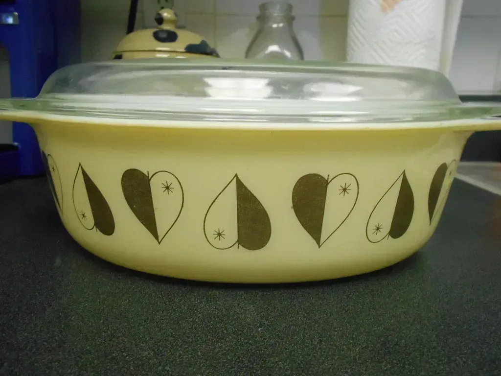 Rare Pyrex Lucky in Love Pattern (Image Credits: Flickr)