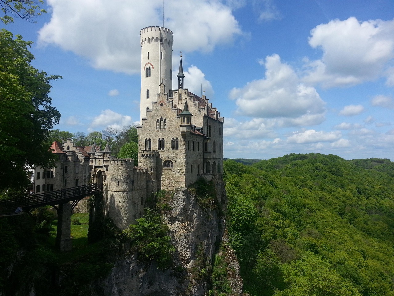 Lichtenstein Castle: The Cliff-Hanging Wonder (image credits: pixabay)