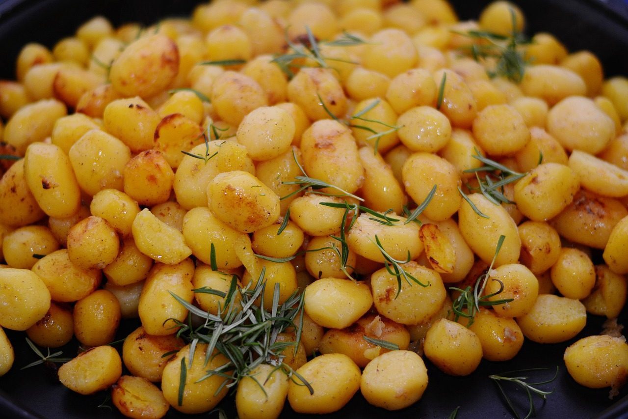 Cooked Potatoes Left at Room Temperature (Image Credits: Pixabay)