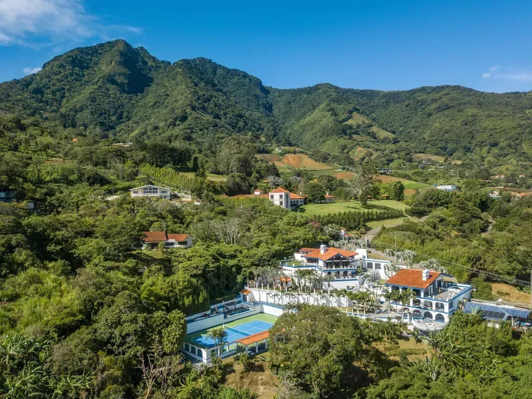 Costa Rica’s Pacific Coast: Eco-Luxury for Capital on the Move (Image Credits: Unsplash)