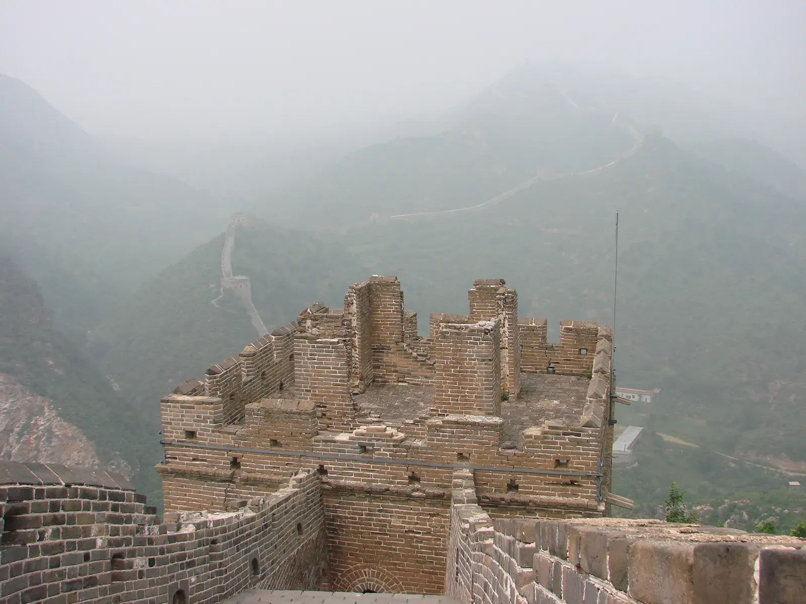 China: Where Commercialization Crushes Natural Beauty (Image Credits: Wikimedia)