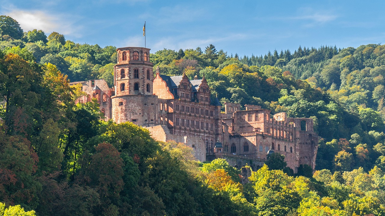 Heidelberg Castle: Romantic Ruins Overlooking the Neckar (image credits: pixabay)