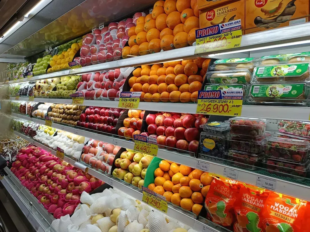 Produce Has Massive Markups and Wax Coatings (Image Credits: Unsplash)