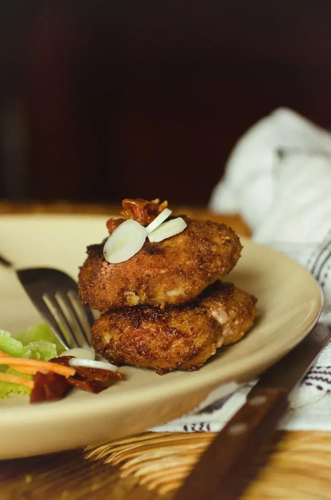 Crab Cakes: Surprisingly Stellar at Quality Steakhouses (Image Credits: Unsplash)