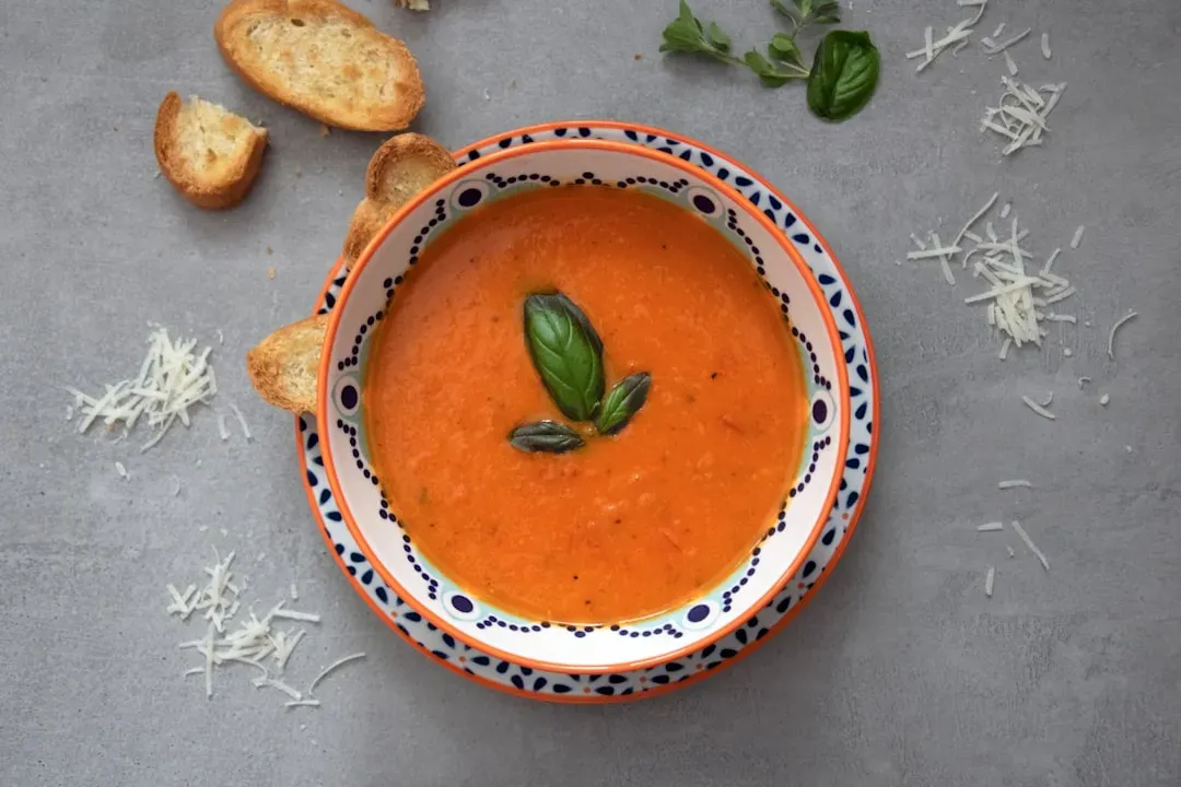 Creamy Tomato Soup with Grilled Cheese (Image Credits: Unsplash)
