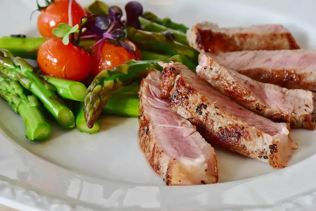The Steak Has a Hair Gel Consistency When It Sits Too Long (Image Credits: Pixabay)