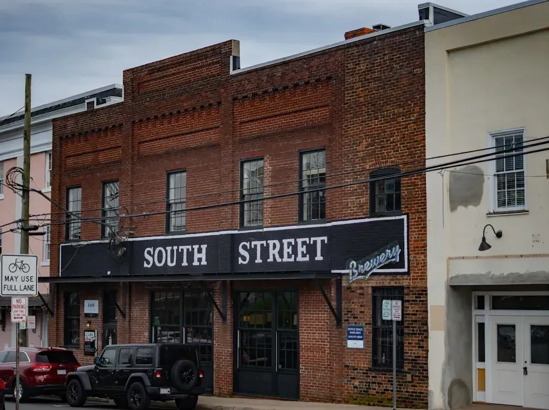 Charlottesville, Virginia: Historic Elegance With Modern Conveniences (Image Credits: Unsplash)