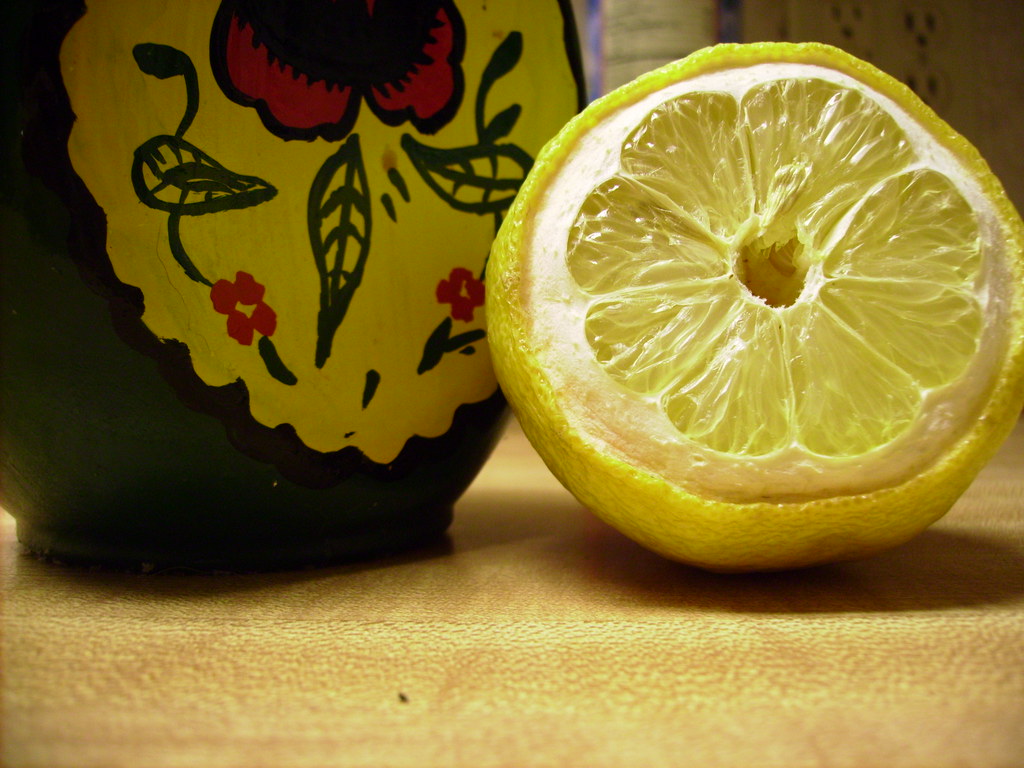 Olive Oil and Lemon: Mediterranean Simplicity (Image Credits: Flickr)