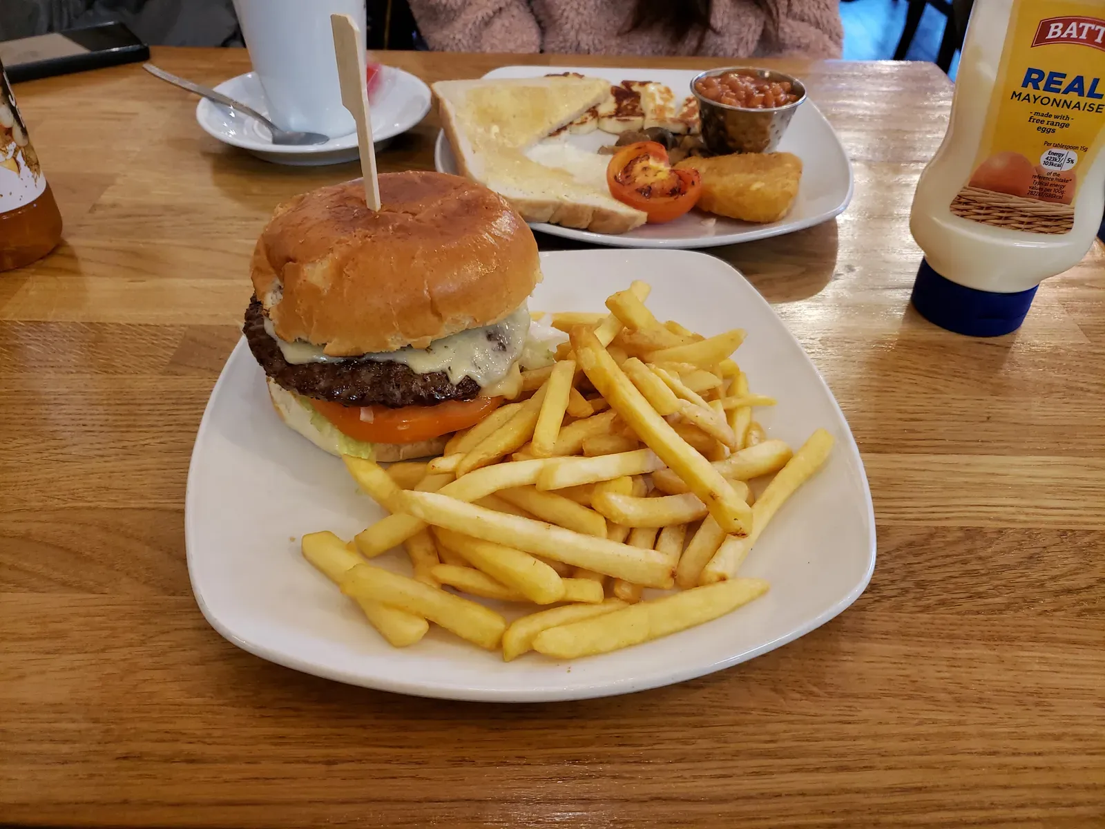 Five Guys: Freshly Cut Fries and Never-Frozen Beef (Image Credits: Wikimedia)