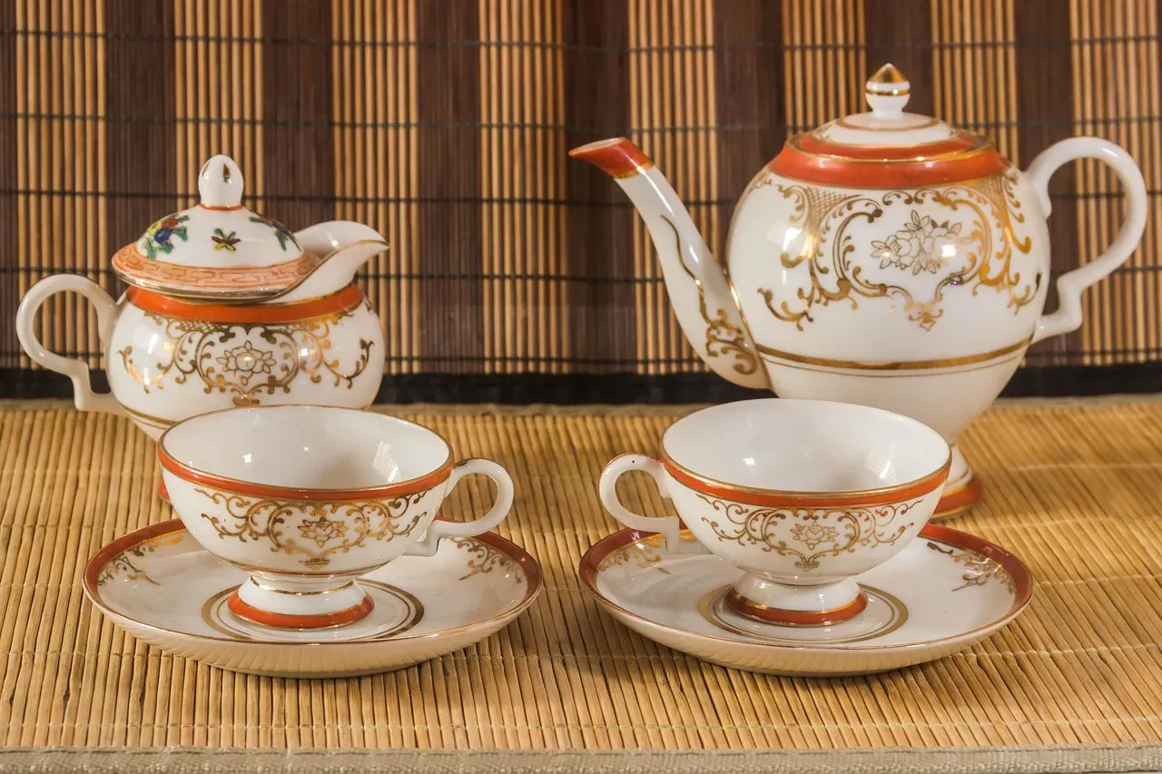 8. Tiffany & Co. Le Tallec Cirque Chinois Sets - The Modern Collectibles Playing in the Big Leagues (Image Credits: Pixabay)