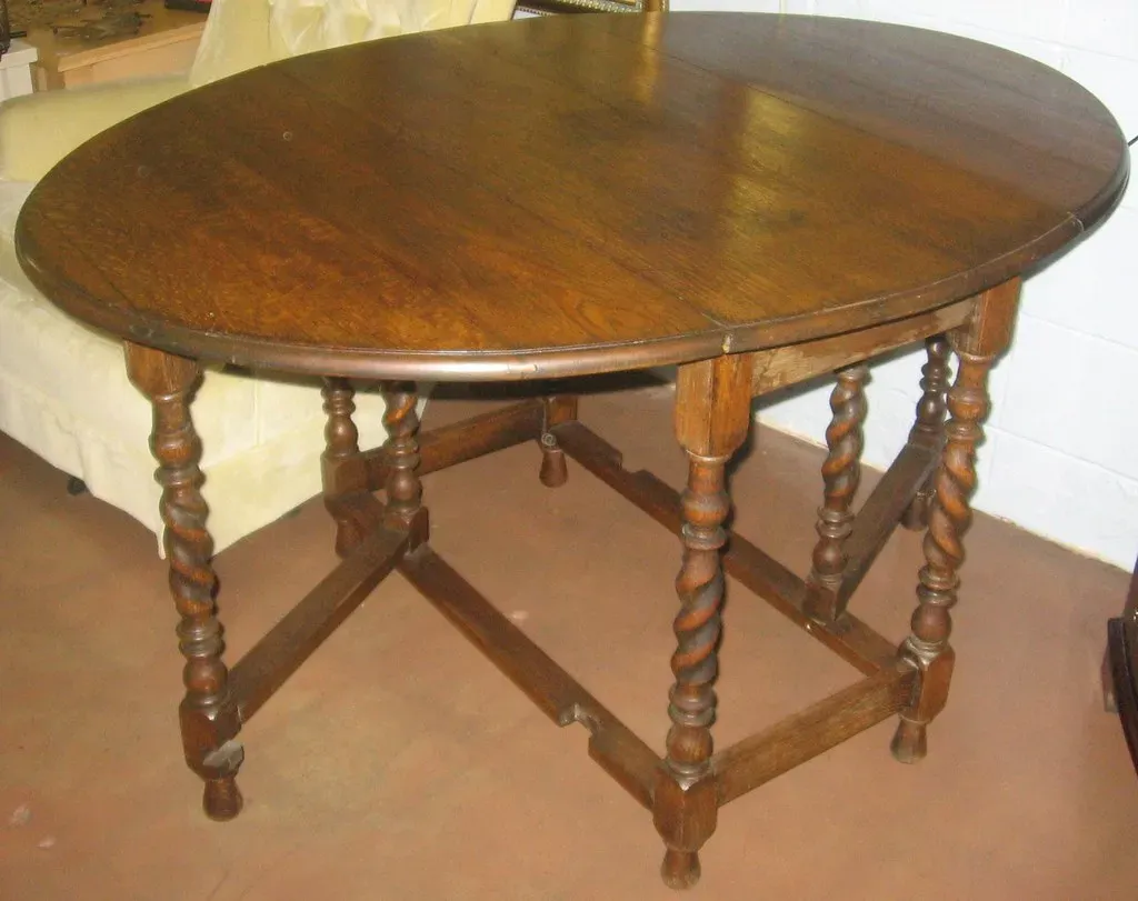 American Empire Furniture (Image Credits: Flickr)