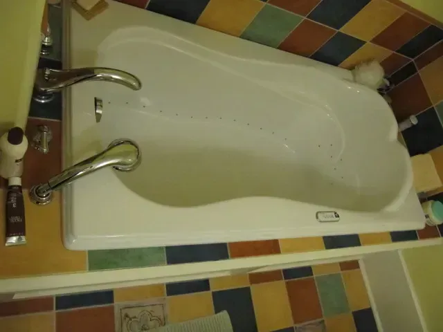 Whirlpool and Jetted Tubs (Image Credits: Flickr)