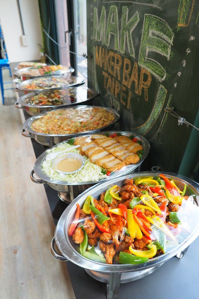 Strategic Food Placement Controls What You Eat First (Image Credits: Flickr)