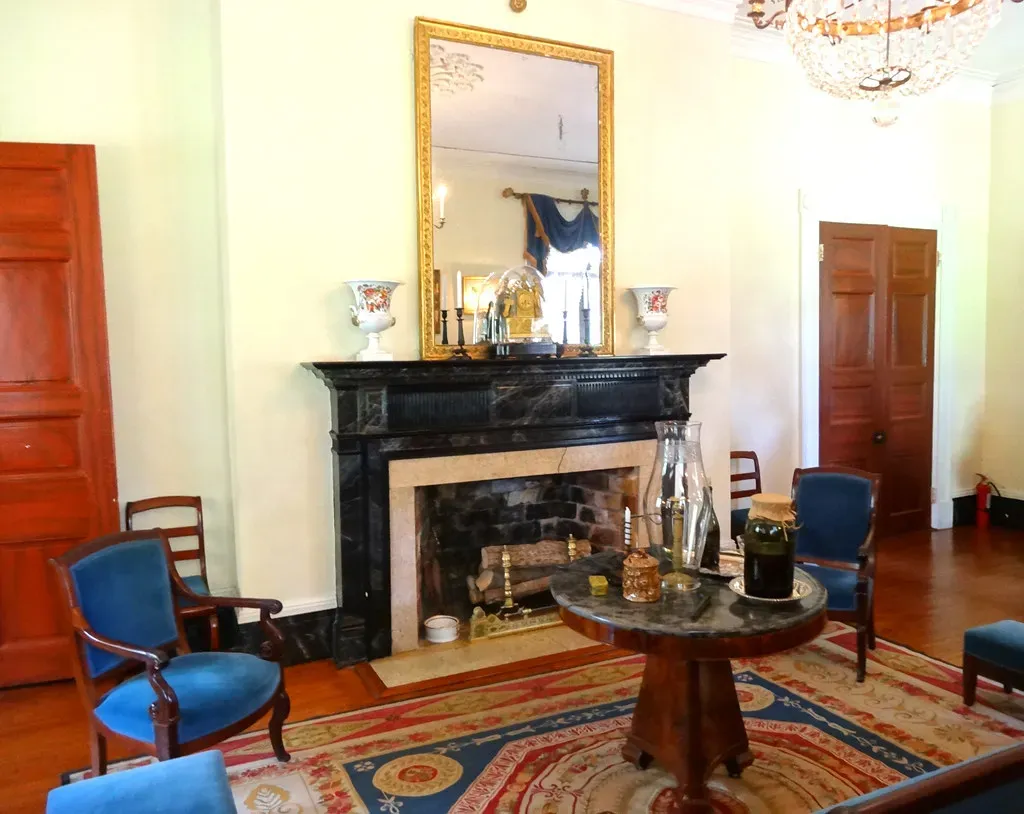 Multiple Mirrors Throughout the Home (Image Credits: Flickr)
