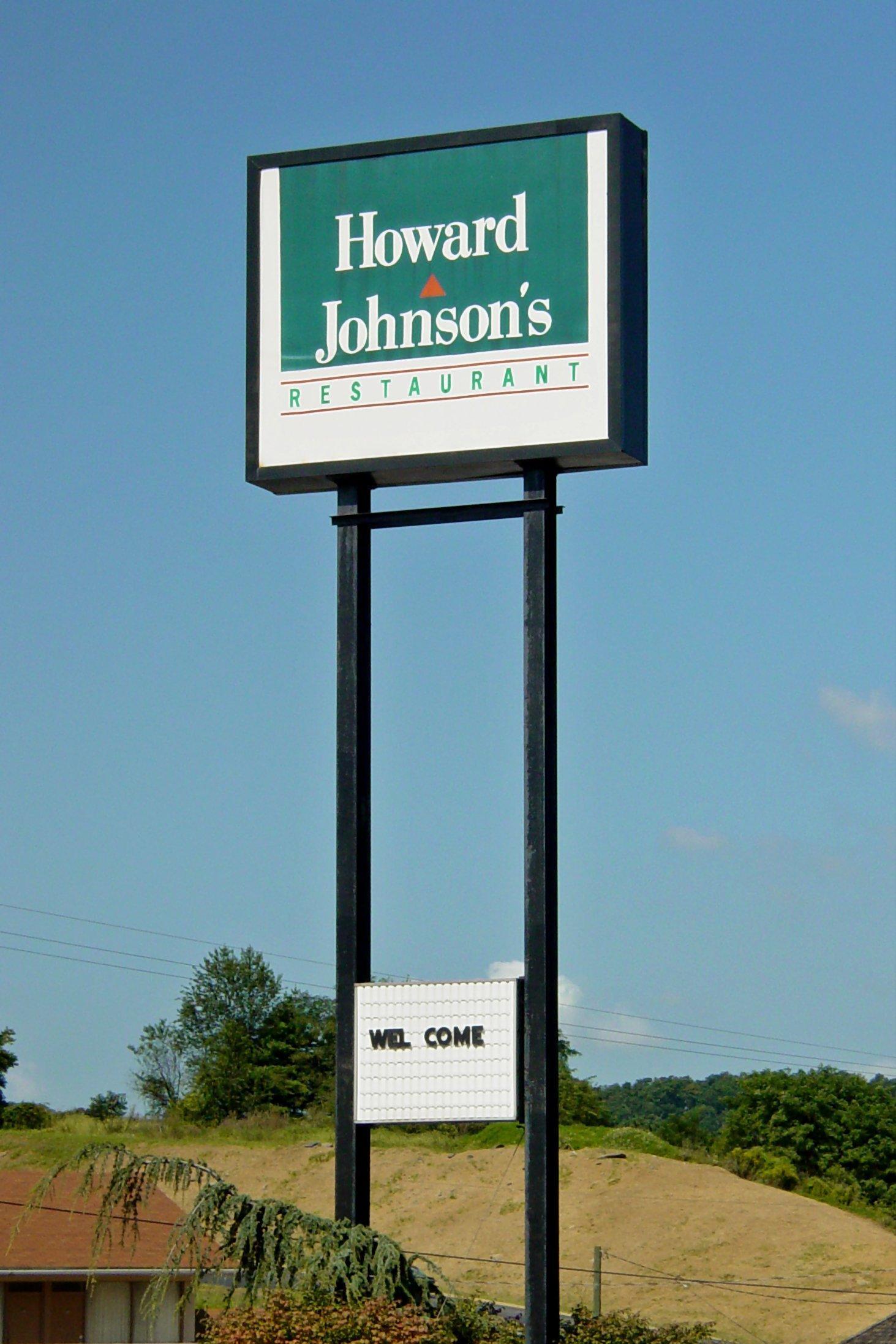 Howard Johnson's: America's First Restaurant Chain Empire (Image Credits: By Ben Schumin, CC BY-SA 2.0, https://commons.wikimedia.org/w/index.php?curid=119447347)