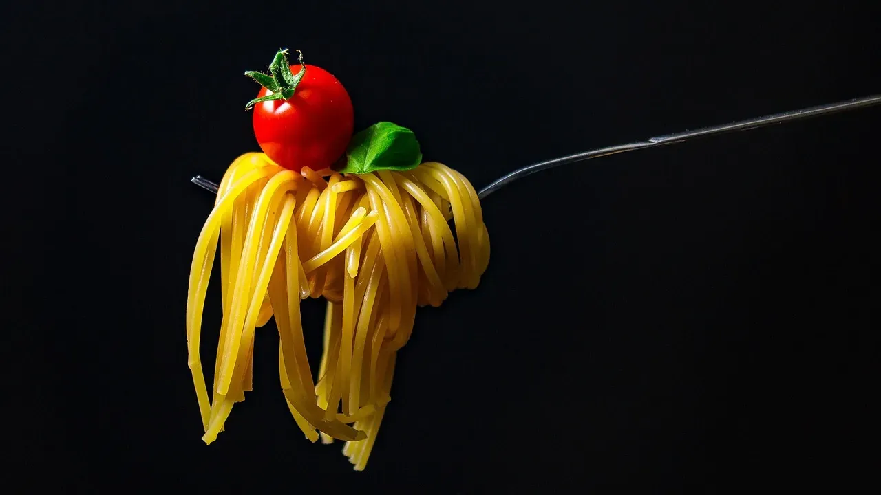 Mistake 5: Overcooking the Pasta (Ignoring Al Dente) (Image Credits: Pixabay)