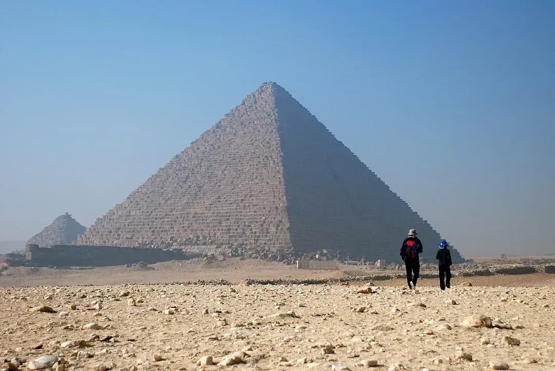 Egypt: Pyramids Surrounded by Persistent Hassle (Image Credits: Unsplash)