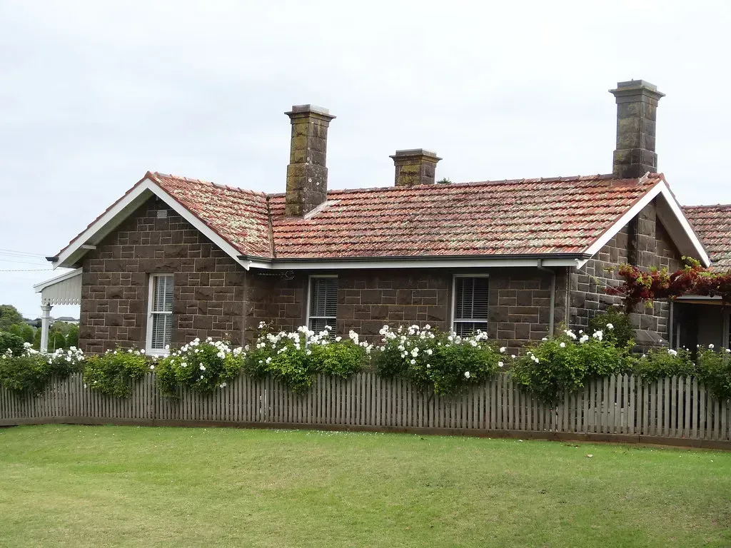 Ignoring Homeowners Association Rules (Image Credits: Flickr)