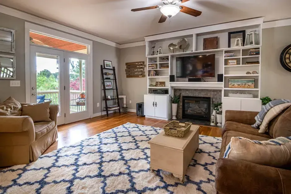 5. Rugs and Floor Definition (Image Credits: Pexels)