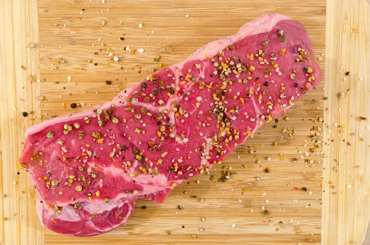 The Beef Isn't Quite What You Think It Is (Image Credits: Pixabay)