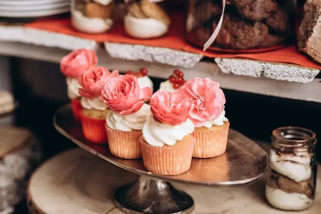 3. Eight Dessert Options That Couldn't Possibly Be Fresh (Image Credits: Unsplash)