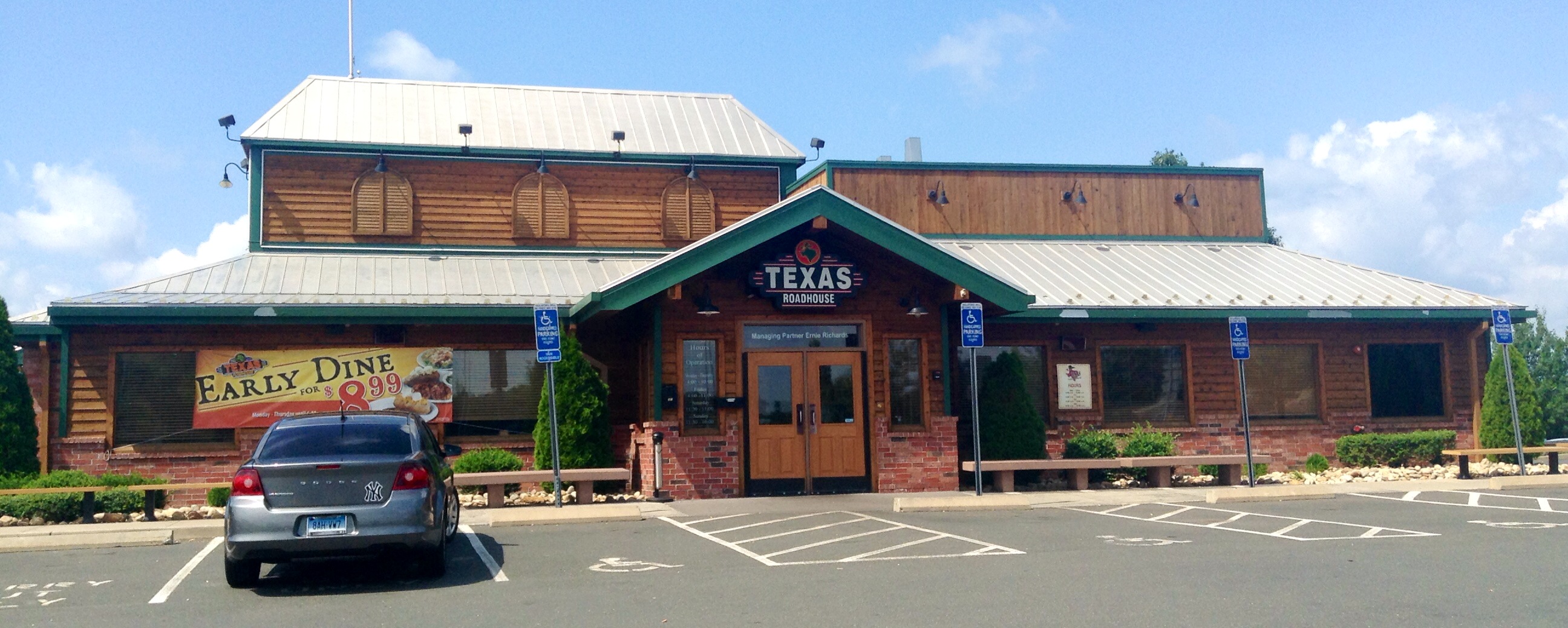 Texas Roadhouse and TGI Friday's Hit the Mid-40% Range (image credits: pixabay)